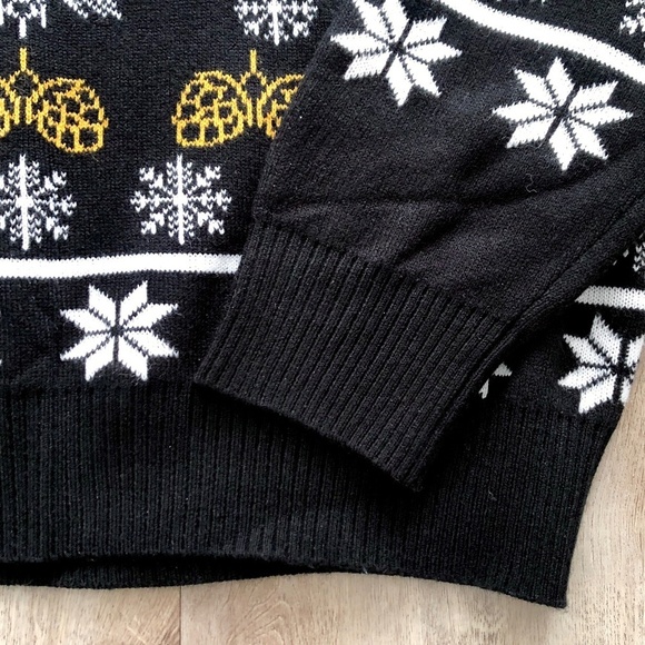 The Beer Store, Ugly Christmas Sweater, Brewers Retail, Beer Sweater, RARE, Med - Picture 9 of 11